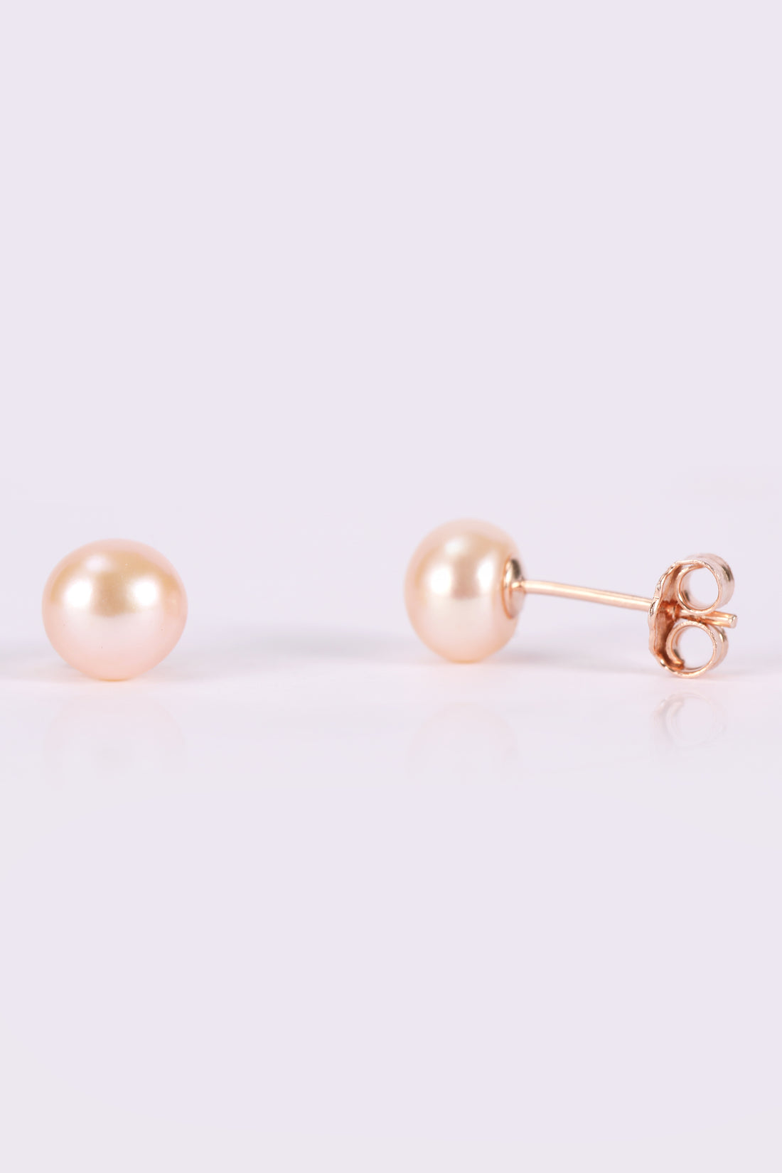 Medium Pearl Marvel Stud